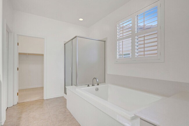 Building Photo - Stunning 4 Bedroom with Mountain Views!