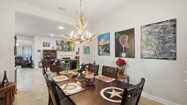 Building Photo - Spacious 3-Bed, 3-Bath Home with Island Kitchen, Loft, and Fenced Yard in New Braunfels