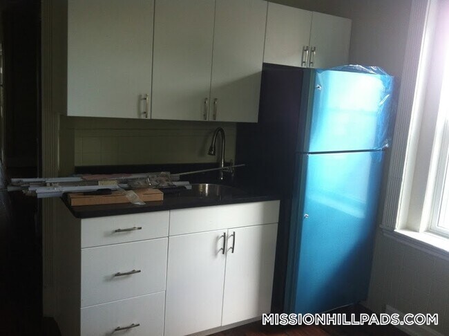 Building Photo - 4A Weld Ave