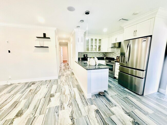 Building Photo - 1104 Neoga St