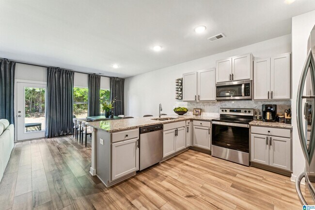 Building Photo - 501 Polo Way