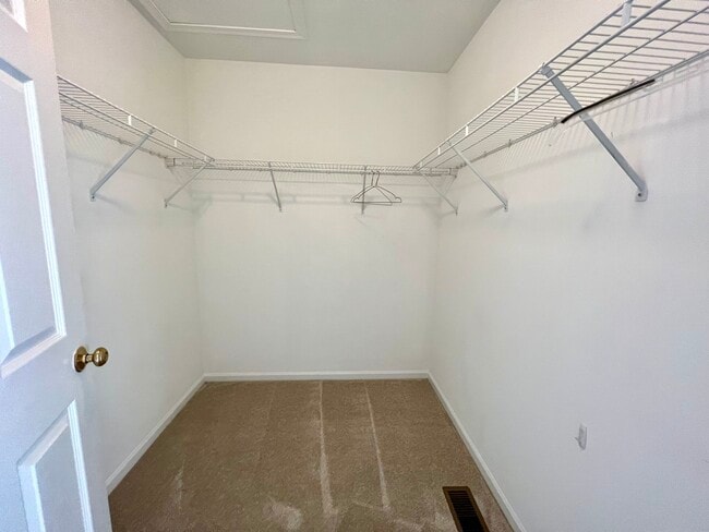 Building Photo - 300 Lunt Ave