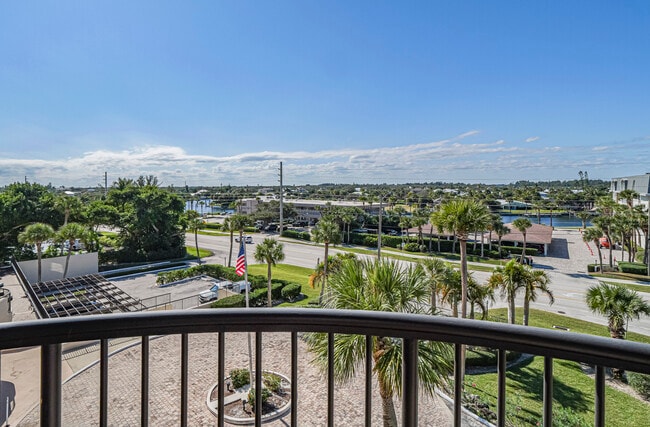 Building Photo - 4600 Jimmy Buffett Mem Hwy