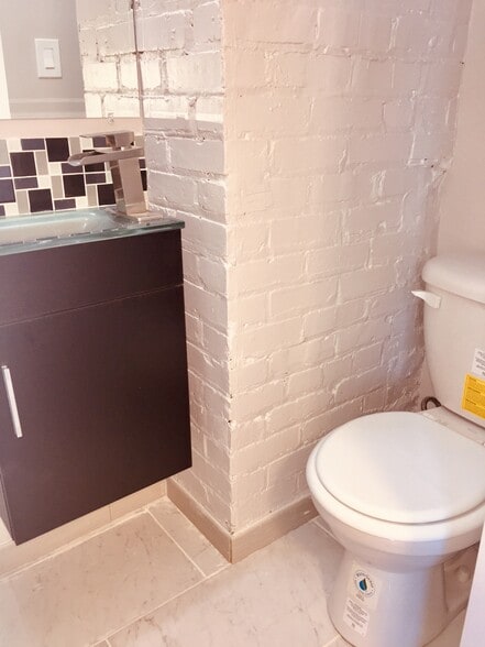 Building Photo - 5824 Colorado Ave NW