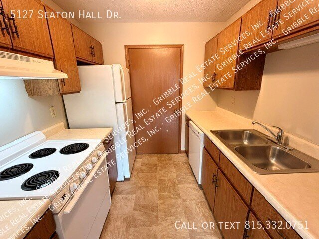Building Photo - 5127 Seaton Hall Dr