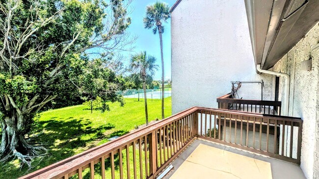 Building Photo - LEASE PENDING Annual/Seasonal turnkey furnished 2/2 end townhome in waterfront community by Siest...