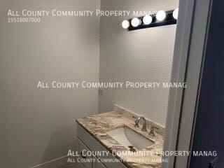 Building Photo - 624 Persimmon Way