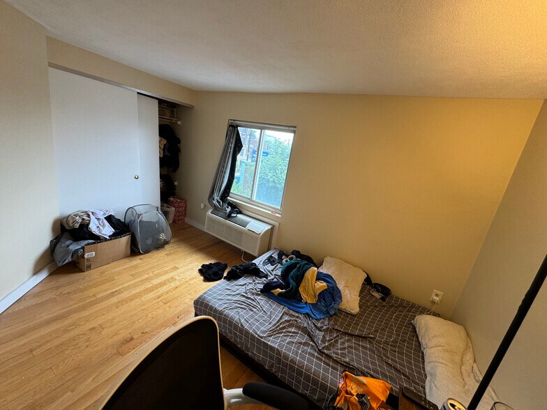 Building Photo - 385 Dorchester St