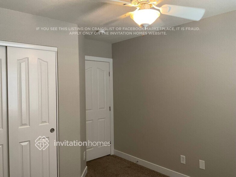 Building Photo - 8861 Happy Stream Ave