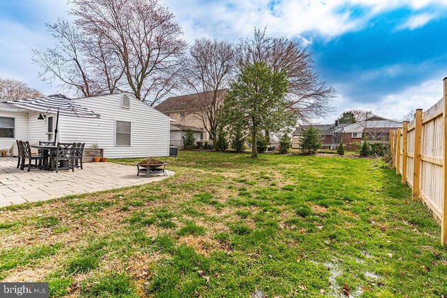 Building Photo - 4801 Apple Tree Dr