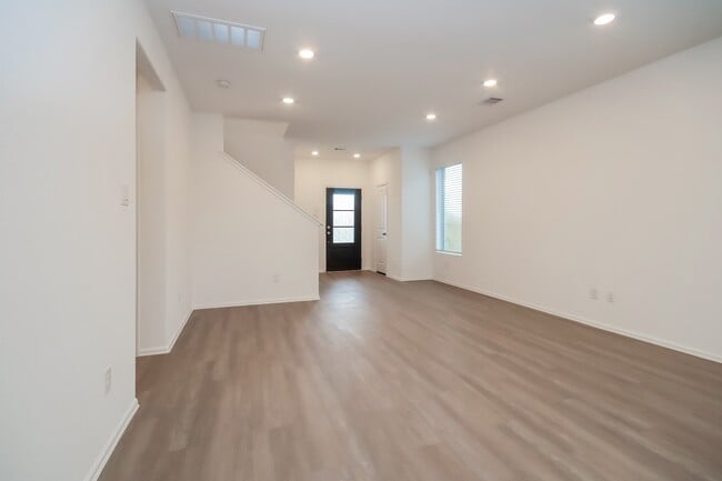 Building Photo - 22669 Malvicino Dr