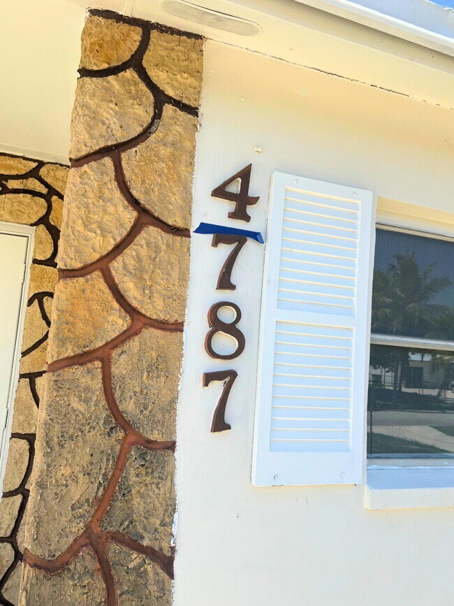 Building Photo - 4787 Tortuga Dr