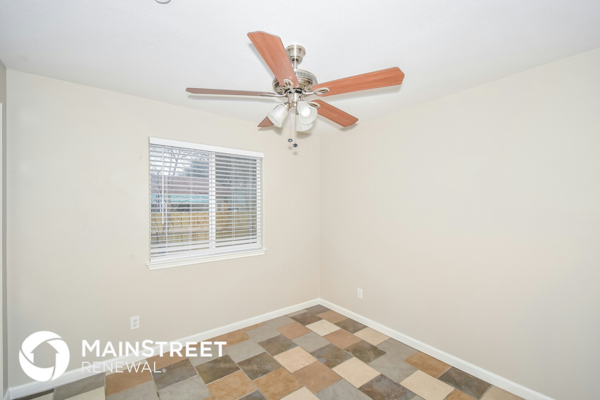 Building Photo - 10 4th St W