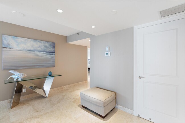 Building Photo - 4301 N Ocean Blvd