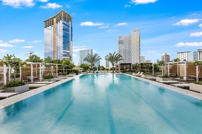 Building Photo - Experience luxury living at 'A'ali'i in the heart of Ward Village in Kaka'ako!