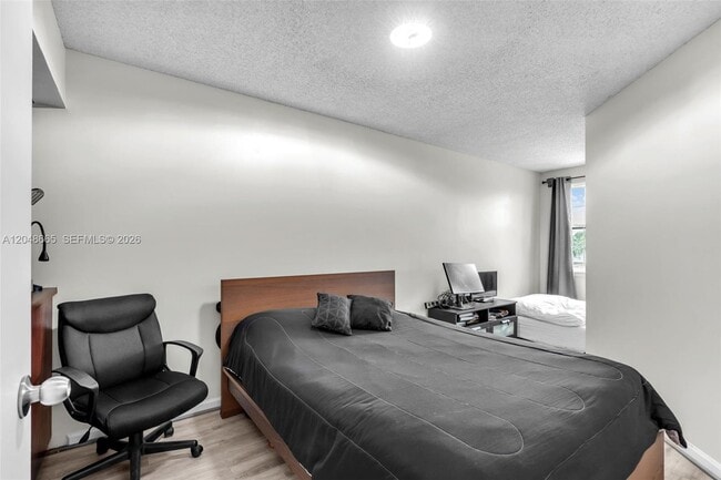 Building Photo - 9925 NW 57th Manor