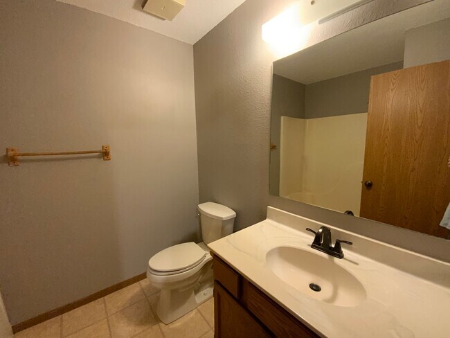 Building Photo - 3566-3568 Prescott Dr