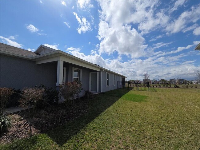 Building Photo - 2130 Bur Oak Blvd