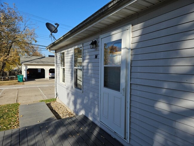 Primary Photo - 510 W Murray St