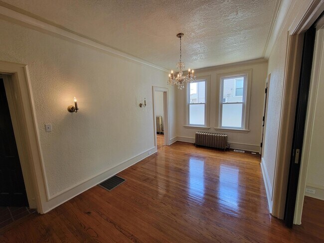 Building Photo - 508 Maple Ave