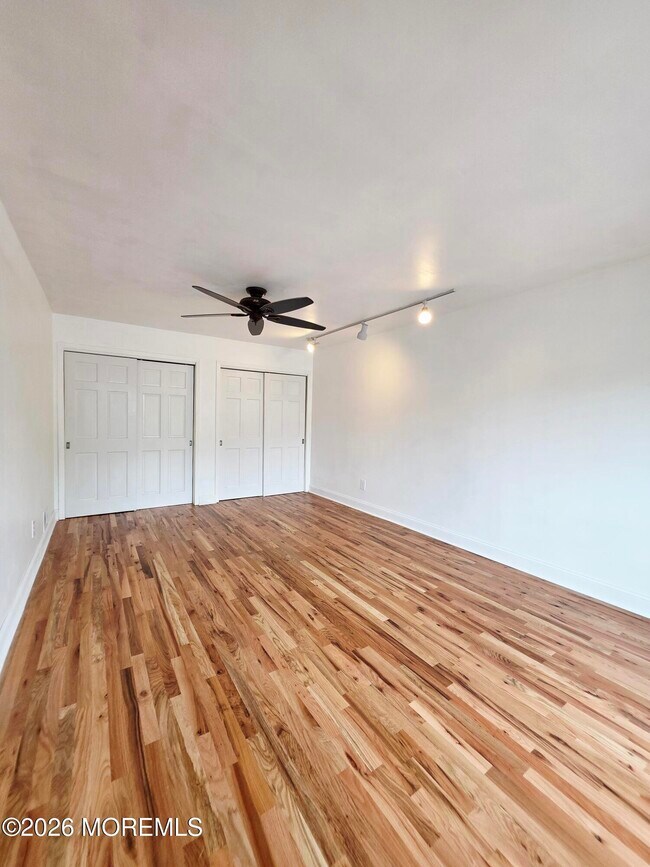Building Photo - 97 Cotswold Cir
