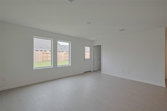 Building Photo - 28930 Rustic Windmill Wy