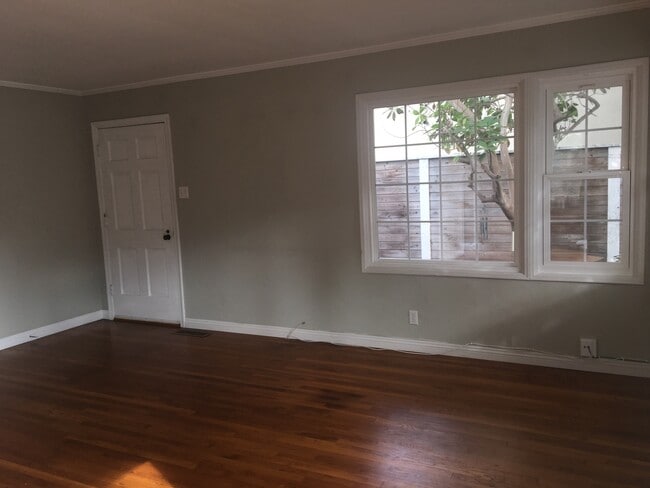 Building Photo - Nautical Coronado Home
