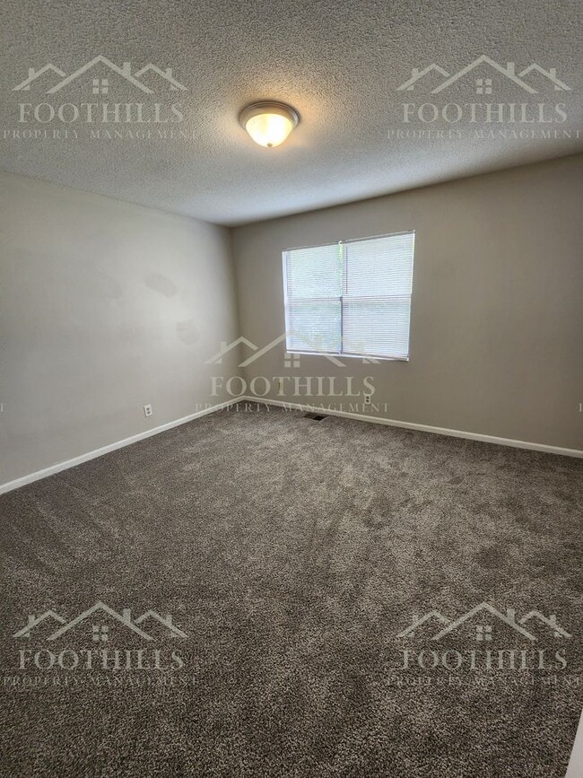 Building Photo - 108 Woodland Dr