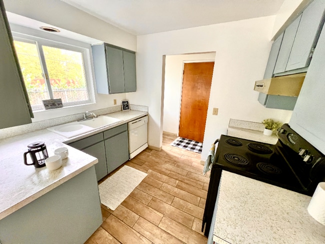 Building Photo - 3800 Nicholson Rd