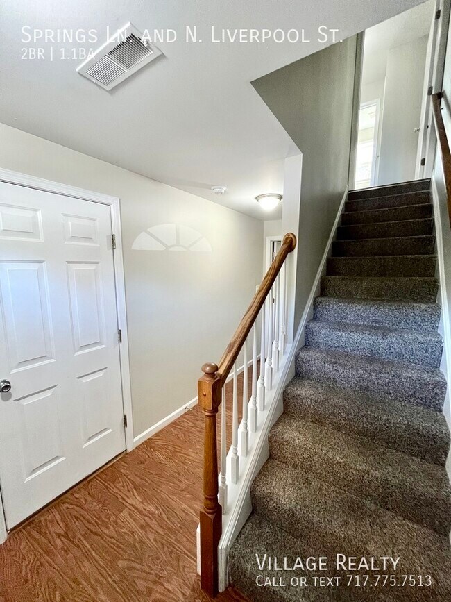 Building Photo - 155 Springs Ln