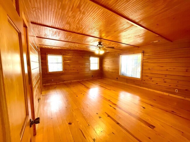 Building Photo - 103 Beach Dr