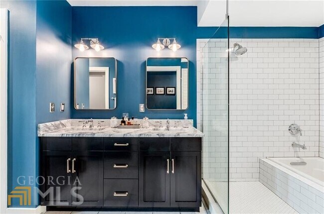 Building Photo - 1100 Howell Mill Rd NW