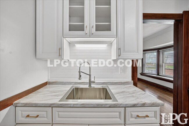 Building Photo - 414 Platt St