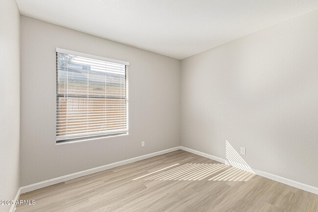 Building Photo - 6605 N 48th Ave