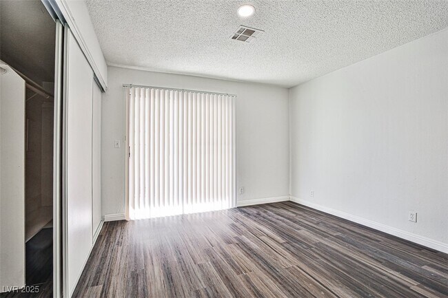 Building Photo - 4718 Elk Springs Ave