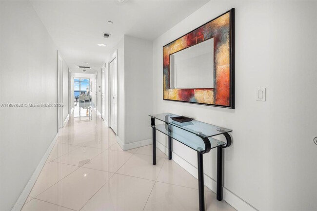 Building Photo - 3737 Collins Ave
