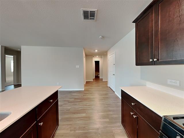 Building Photo - 305 Anvil Dr