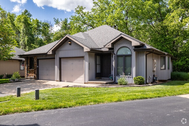 Building Photo - Creekside at Elfindale