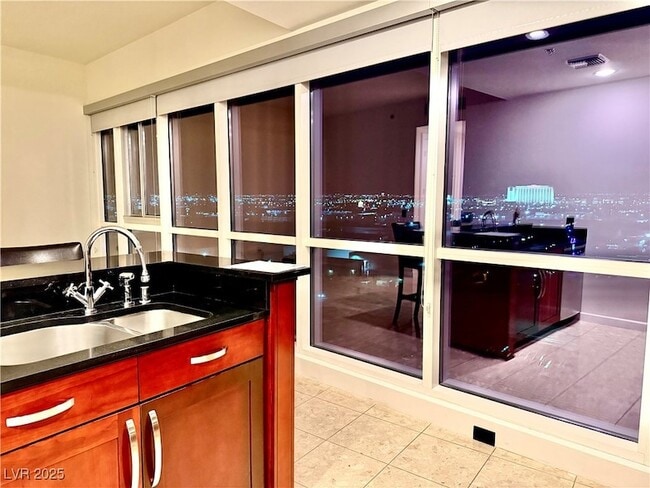 Building Photo - 4575 Dean Martin Dr