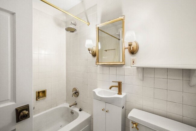 Building Photo - 27 Bowdoin St