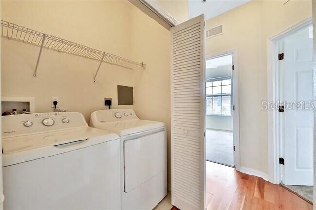 Building Photo - 11565 Mizzon Dr