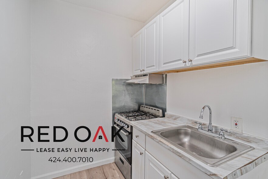 Building Photo - 357 S Alvarado St