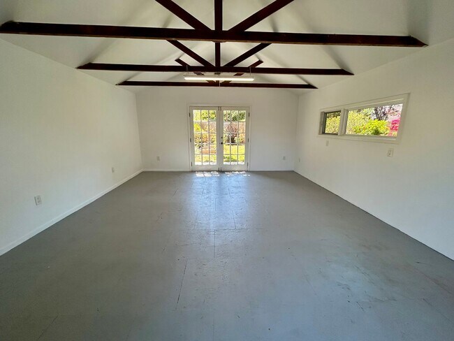 Building Photo - Gorgeous San Leandro Bungalow!