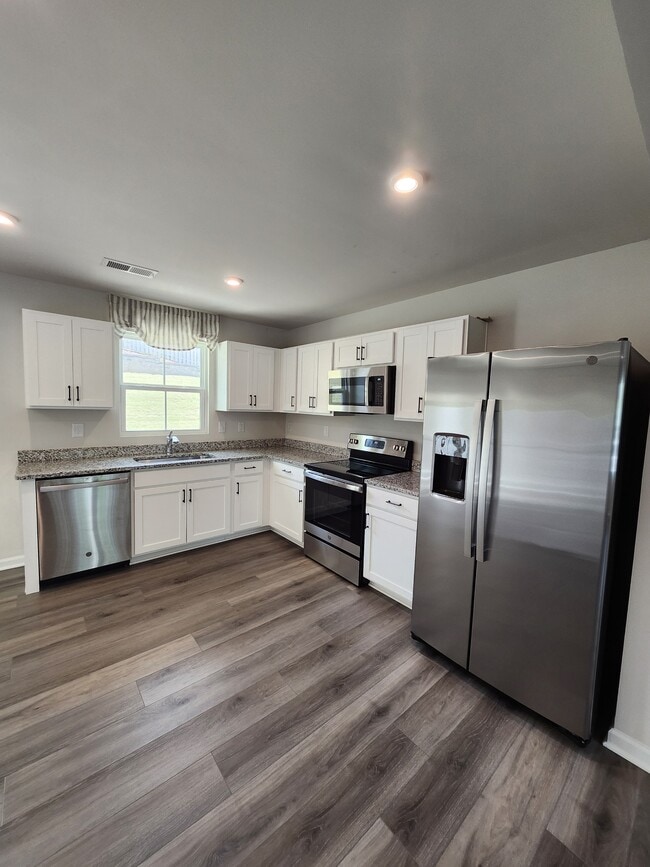 Building Photo - 116 Forthside Wy