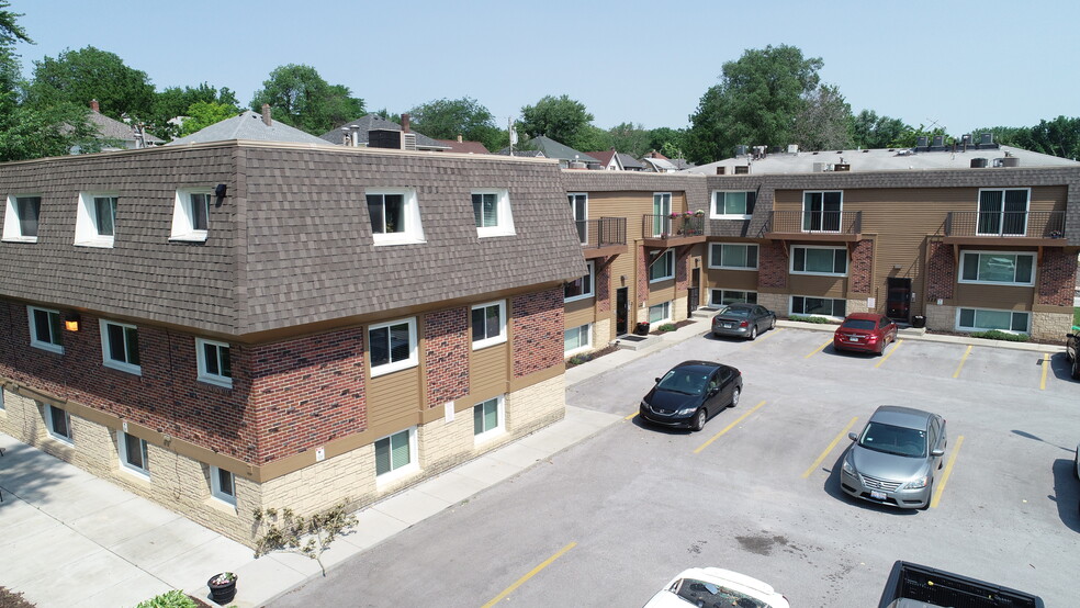 Building Photo - Gifford Court Apartments