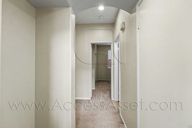 Building Photo - Inviting 4-Bed, 3-Bath Home In Sunny Winchester!