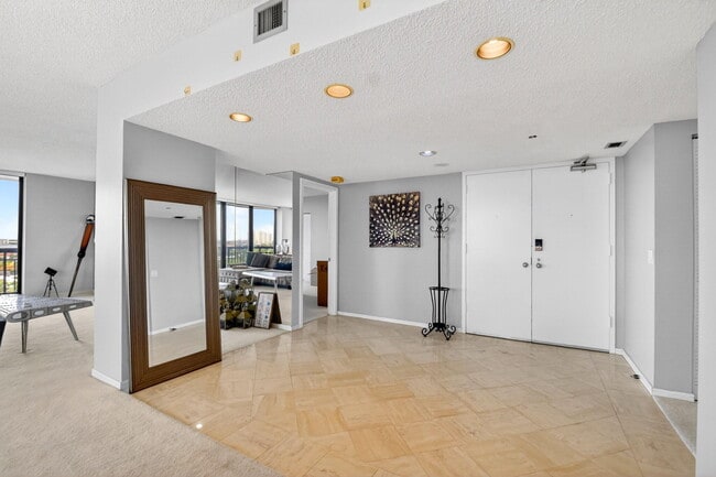 Building Photo - 4100 N Ocean Dr