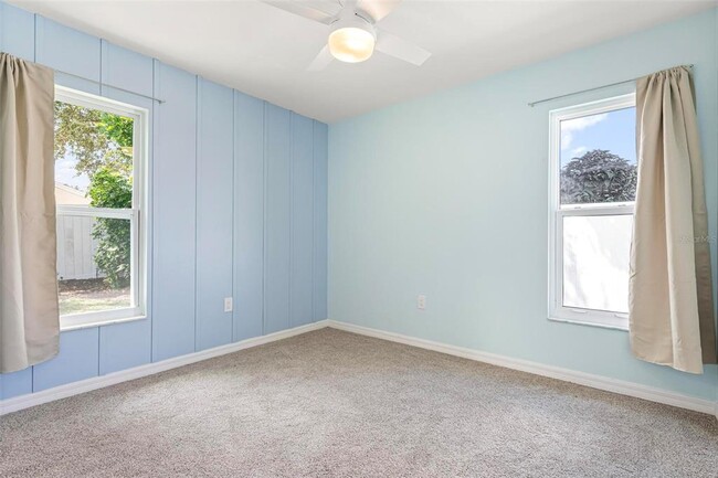 Building Photo - 1804 Oak View Dr