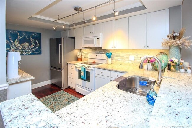 Building Photo - 20 NE Plantation Rd