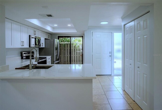 Building Photo - 5797 Summerside Ln